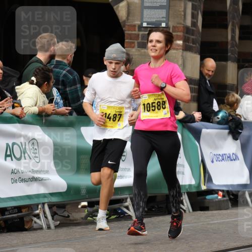 13.09.2026 - 21. swb-Marathon Bremen Strokosch-Dieckow http://msf.ph/oto/10344203 13.09.2026 10:52:14 Ziel 10162, 10183, 10218, 10281, 10641, 11277, 11285, 11376, 11542, 11555, 11685, 11733, 11777, 11784, 11869, 11877, 11962, 12349, 10761, 10958, 11604, 11605, 11610, 11669, 12319 meine-sportfotos.de