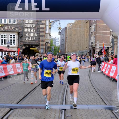 13.09.2026 - 21. swb-Marathon Bremen Tim E. http://msf.ph/oto/10344247 13.09.2026 11:14:30 Ziel 10395, 10396, 10402, 10586, 10784, 10854, 11027, 11233, 11535, 11703, 11864, 11902, 12100 meine-sportfotos.de