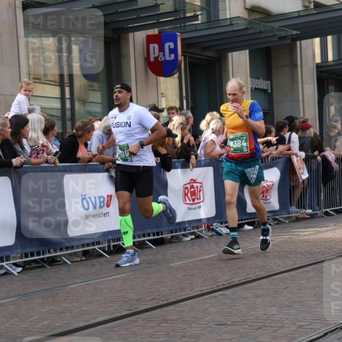 13.09.2026 - 21. swb-Marathon Bremen Strokosch-Dieckow http://msf.ph/oto/10344261 13.09.2026 13:29:14 Ziel 124, 132, 1083, 1243, 1365, 1387, 1581, 2076, 2289, 2301, 2742, 2957, 3030, 3258, 3721, 3846, 4541, 4576, 5244, 5599, 6006, 6103, 6384, 6499, 6690, 6930, 7013, 7079, 7384, 7426, 7631, 7649, 7884, 8007, 8009, 8066, 8099, 8277, 8338, 8481, 8594, 8675, 8831, 9534, 9747, 9770, 9889, 10013, 13031, 303, 394, 430, 565, 596, 651, 687, 722, 725, 745, 936, 1014, 1274, 1545, 1688, 1823, 2023, 2070, 2223, 2378, 2851, 2867, 3419, 3665, 3796, 3912, 3938, 4590, 5036, 5225 meine-sportfotos.de