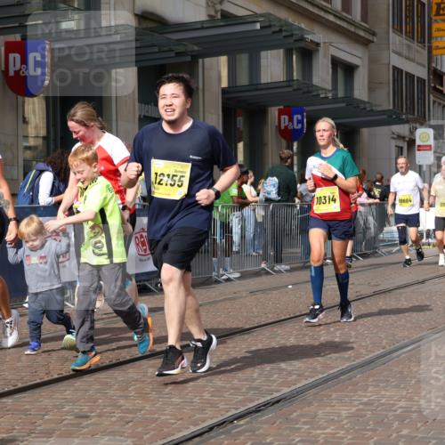 13.09.2026 - 21. swb-Marathon Bremen Strokosch-Dieckow http://msf.ph/oto/10344284 13.09.2026 11:09:03 Ziel 10314, 10556, 10664, 10686, 10694, 10769, 10823, 10981, 10983, 11091, 11225, 11304, 11578, 11764, 11882, 11883, 11914, 11915, 11987, 11995, 12155, 12322, 12337, 12474, 12491, 12532, 13607, 10217, 10321, 10399, 10455, 10469, 10570, 10599, 10630, 11011, 11053, 11074, 11138, 11358, 11421, 11434, 11531, 11710, 11718, 11812, 11905, 12192, 12256, 12337, 12353, 12438, 12517, 12554 meine-sportfotos.de