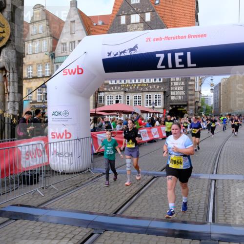 13.09.2026 - 21. swb-Marathon Bremen Tim E. http://msf.ph/oto/10344292 13.09.2026 11:14:34 Ziel 10395, 10396, 10402, 10586, 10784, 10854, 11173, 11233, 11363, 11535, 11703, 11864, 12100 meine-sportfotos.de