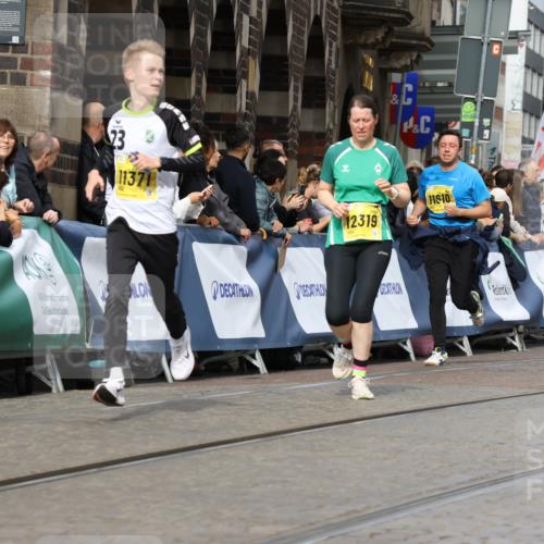 13.09.2026 - 21. swb-Marathon Bremen Strokosch-Dieckow http://msf.ph/oto/10344319 13.09.2026 10:52:24 Ziel 10218, 10588, 11277, 11285, 11376, 11487, 11555, 11869, 11877, 11962, 12349, 13578, 10761, 10812, 10906, 10958, 11109, 11350, 11604, 11605, 11669, 12361, 12439, 12533 meine-sportfotos.de