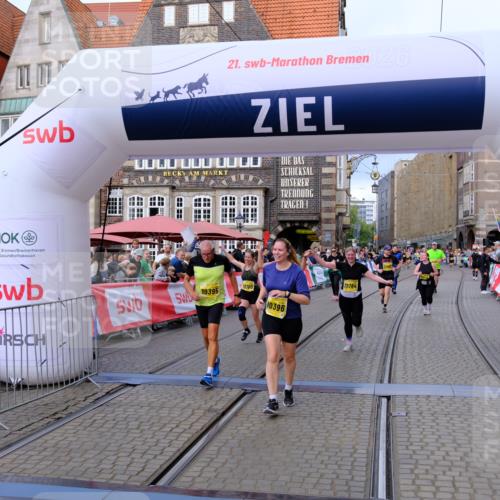 13.09.2026 - 21. swb-Marathon Bremen Tim E. http://msf.ph/oto/10344372 13.09.2026 11:14:37 Ziel 10303, 10395, 10396, 10402, 10586, 10722, 10784, 10854, 11041, 11140, 11173, 11233, 11363, 11535, 11703, 11864, 12100, 12431 meine-sportfotos.de