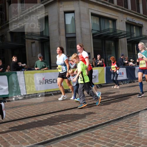 13.09.2026 - 21. swb-Marathon Bremen Strokosch-Dieckow http://msf.ph/oto/10344383 13.09.2026 11:09:05 Ziel 10314, 10424, 10556, 10664, 10686, 10694, 10769, 10823, 10981, 10983, 11091, 11192, 11225, 11764, 11882, 11883, 11914, 11915, 11987, 11995, 12155, 12322, 12474, 12491, 12532, 13607, 10217, 10321, 10455, 10469, 10570, 10599, 10630, 11011, 11053, 11074, 11091, 11138, 11304, 11421, 11434, 11531, 11578, 11718, 11812, 11905, 12192, 12256, 12337, 12353, 12438, 12517, 12554 meine-sportfotos.de