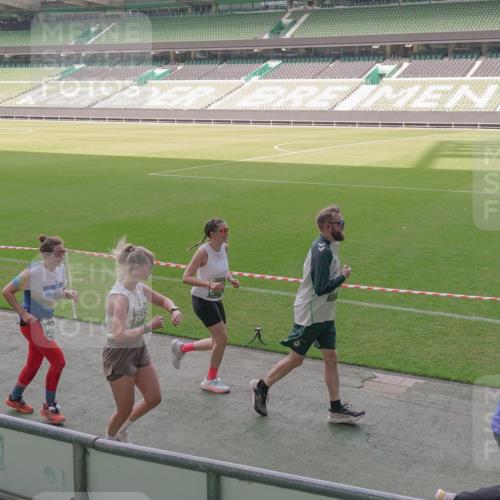 13.09.2026 - 21. swb-Marathon Bremen Michael Burmester http://msf.ph/oto/10344416 13.09.2026 13:29:57 Laufen im Stadion 171, 220, 297, 405, 422, 476, 685, 729, 754, 767, 806, 986, 1079, 1217, 1242, 1270, 1325, 1384, 1615, 1633, 1634, 1777, 1810, 1811, 1886, 1983, 2238, 2242, 2249, 2263, 2326, 2365, 2436, 2449, 2546, 2593, 2615, 2637, 2738, 2740, 2830, 2862, 2868, 2869, 2871, 2918, 2924, 2991, 2994, 3020, 3053, 3129, 3154, 3227, 3238, 3274, 3286, 3321, 3361, 3563, 3594, 3595, 3605, 3678, 3755, 3758, 3798, 3876, 3898, 3929, 3953, 3965, 3971, 3987, 4011, 4056 meine-sportfotos.de