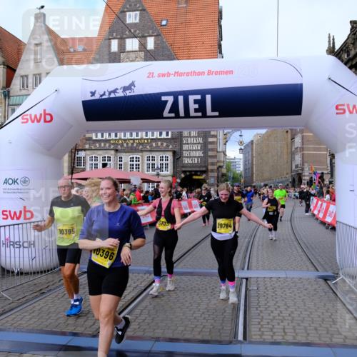 13.09.2026 - 21. swb-Marathon Bremen Tim E. http://msf.ph/oto/10344443 13.09.2026 11:14:39 Ziel 10303, 10395, 10396, 10402, 10586, 10722, 10784, 10854, 11041, 11140, 11173, 11233, 11363, 11535, 11703, 11864, 12100, 12112, 12431 meine-sportfotos.de