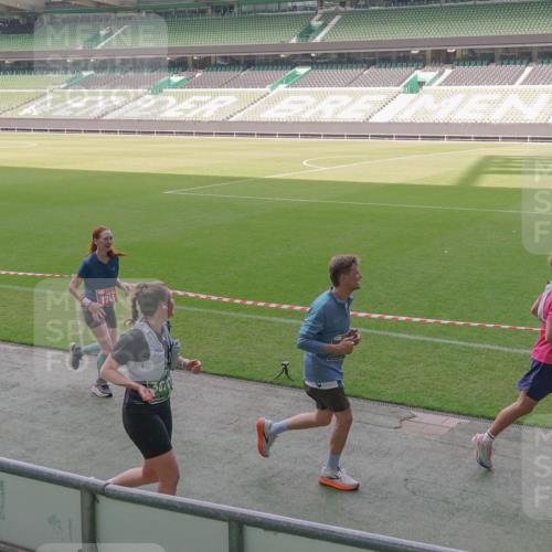 13.09.2026 - 21. swb-Marathon Bremen Michael Burmester http://msf.ph/oto/10344451 13.09.2026 13:29:59 Laufen im Stadion 171, 220, 297, 405, 422, 476, 685, 729, 754, 767, 806, 986, 1079, 1217, 1242, 1270, 1384, 1615, 1633, 1634, 1777, 1810, 1811, 1886, 1983, 2238, 2242, 2249, 2263, 2326, 2365, 2436, 2449, 2546, 2593, 2615, 2637, 2719, 2738, 2740, 2830, 2862, 2868, 2869, 2871, 2918, 2924, 2991, 2994, 3020, 3053, 3129, 3227, 3238, 3274, 3286, 3321, 3361, 3563, 3594, 3595, 3605, 3678, 3755, 3758, 3798, 3876, 3898, 3929, 3953, 3965, 3971, 3987, 4011, 4056 meine-sportfotos.de