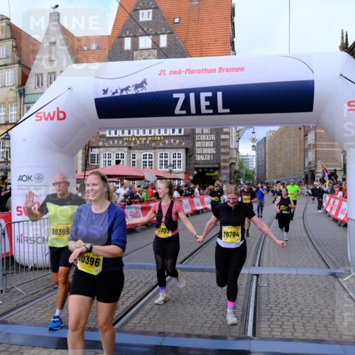 13.09.2026 - 21. swb-Marathon Bremen Tim E. http://msf.ph/oto/10344456 13.09.2026 11:14:39 Ziel 10303, 10395, 10396, 10402, 10586, 10722, 10784, 10854, 11041, 11140, 11173, 11233, 11363, 11535, 11703, 11864, 12100, 12112, 12431 meine-sportfotos.de