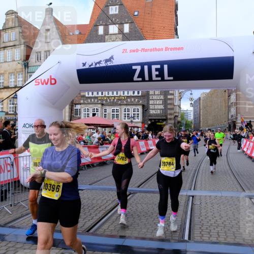 13.09.2026 - 21. swb-Marathon Bremen Tim E. http://msf.ph/oto/10344483 13.09.2026 11:14:39 Ziel 10303, 10395, 10396, 10402, 10586, 10722, 10784, 10854, 11041, 11140, 11173, 11233, 11363, 11535, 11703, 11864, 12100, 12112, 12431 meine-sportfotos.de