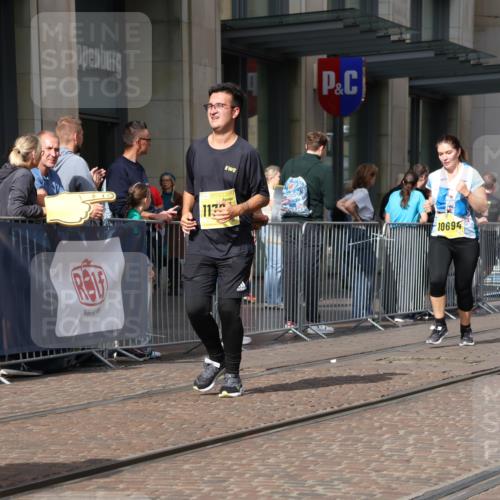 13.09.2026 - 21. swb-Marathon Bremen Strokosch-Dieckow http://msf.ph/oto/10344560 13.09.2026 11:09:10 Ziel 10234, 10386, 10417, 10424, 10556, 10664, 10686, 10694, 10712, 10769, 10785, 10823, 10981, 10983, 11192, 11225, 11764, 11882, 11883, 11914, 11915, 11937, 11995, 12322, 12409, 12474, 12491, 12532, 13607, 10217, 10314, 10321, 10455, 10570, 10599, 10630, 11011, 11053, 11074, 11091, 11138, 11304, 11434, 11531, 11578, 11812, 11905, 11987, 12155, 12192, 12337, 12353, 12438, 12554 meine-sportfotos.de
