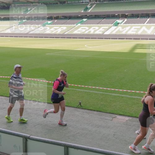 13.09.2026 - 21. swb-Marathon Bremen Michael Burmester http://msf.ph/oto/10344574 13.09.2026 13:30:09 Laufen im Stadion 122, 171, 224, 297, 405, 422, 476, 639, 685, 729, 754, 767, 806, 986, 1114, 1217, 1242, 1270, 1384, 1615, 1633, 1634, 1777, 1810, 1811, 1886, 1983, 2216, 2238, 2242, 2249, 2263, 2326, 2368, 2372, 2436, 2449, 2546, 2615, 2629, 2637, 2719, 2738, 2740, 2830, 2862, 2868, 2869, 2871, 2918, 2924, 2991, 2994, 3020, 3053, 3101, 3129, 3227, 3238, 3274, 3286, 3321, 3361, 3563, 3594, 3595, 3605, 3678, 3755, 3758, 3798, 3873, 3876, 3898, 3929, 3953, 3965, 3971, 3987, 4011, 4056, 357 meine-sportfotos.de