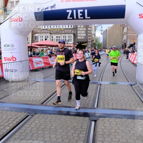13.09.2026 - 21. swb-Marathon Bremen Tim E. http://msf.ph/oto/10344596 13.09.2026 11:14:42 Ziel 10303, 10395, 10396, 10402, 10586, 10722, 10784, 10854, 11041, 11140, 11173, 11363, 11703, 11864, 12100, 12112, 12431 meine-sportfotos.de