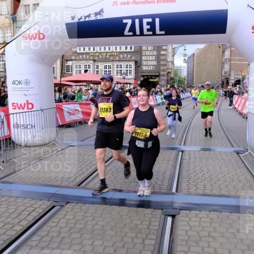 13.09.2026 - 21. swb-Marathon Bremen Tim E. http://msf.ph/oto/10344612 13.09.2026 11:14:42 Ziel 10303, 10395, 10396, 10402, 10586, 10722, 10784, 10854, 11041, 11140, 11173, 11363, 11703, 11864, 12100, 12112, 12431 meine-sportfotos.de
