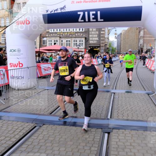 13.09.2026 - 21. swb-Marathon Bremen Tim E. http://msf.ph/oto/10344622 13.09.2026 11:14:42 Ziel 10303, 10395, 10396, 10402, 10586, 10722, 10784, 10854, 11041, 11140, 11173, 11363, 11703, 11864, 12100, 12112, 12431 meine-sportfotos.de
