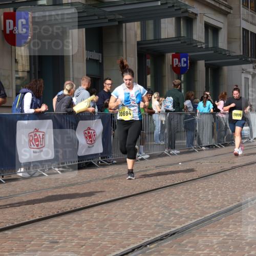 13.09.2026 - 21. swb-Marathon Bremen Strokosch-Dieckow http://msf.ph/oto/10344633 13.09.2026 11:09:12 Ziel 10234, 10386, 10417, 10424, 10556, 10664, 10694, 10696, 10712, 10769, 10785, 10823, 10981, 10990, 10991, 11192, 11225, 11764, 11882, 11883, 11914, 11915, 11937, 11995, 12322, 12409, 12474, 12491, 12532, 13607, 10217, 10314, 10321, 10455, 10570, 10599, 10630, 10686, 10983, 11011, 11053, 11074, 11091, 11138, 11304, 11434, 11531, 11578, 11764, 11812, 11905, 11987, 12155, 12192, 12337, 12353, 12438, 12554 meine-sportfotos.de