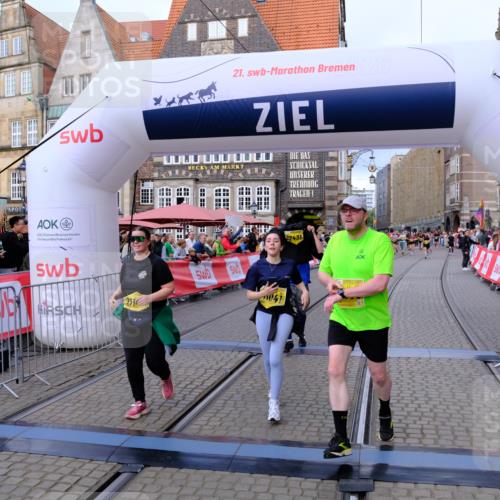13.09.2026 - 21. swb-Marathon Bremen Tim E. http://msf.ph/oto/10344702 13.09.2026 11:14:44 Ziel 10303, 10395, 10396, 10586, 10722, 10784, 10854, 11041, 11140, 11173, 11363, 11703, 12100, 12112, 12431 meine-sportfotos.de