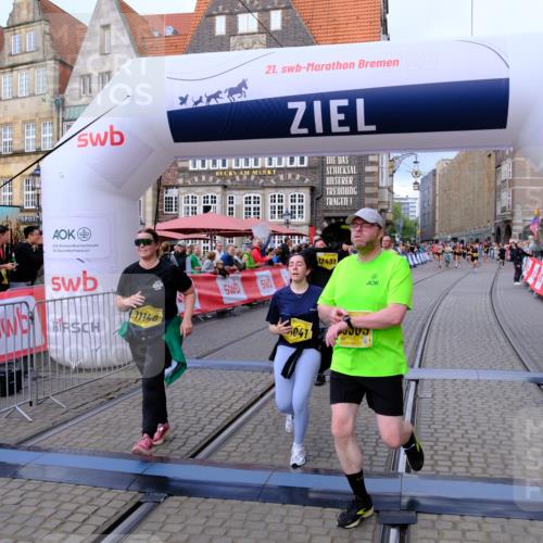 13.09.2026 - 21. swb-Marathon Bremen Tim E. http://msf.ph/oto/10344729 13.09.2026 11:14:44 Ziel 10303, 10395, 10396, 10586, 10722, 10784, 10854, 11041, 11140, 11173, 11363, 11703, 12100, 12112, 12431 meine-sportfotos.de
