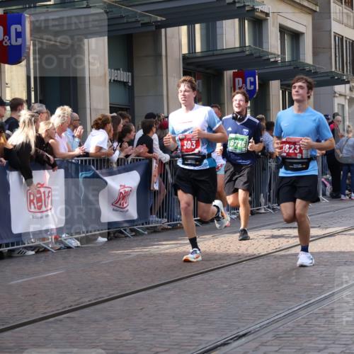 13.09.2026 - 21. swb-Marathon Bremen Strokosch-Dieckow http://msf.ph/oto/10344747 13.09.2026 13:29:25 Ziel 109, 124, 454, 716, 1073, 1173, 1243, 1581, 1861, 2076, 2289, 2742, 3030, 3320, 3618, 3667, 3908, 4115, 4524, 4575, 4576, 5244, 6006, 6127, 6384, 6690, 6725, 6930, 7079, 7093, 7384, 7426, 7884, 8267, 8481, 8594, 8612, 8771, 8831, 8899, 9049, 9534, 9747, 9770, 10013, 13031, 132, 303, 394, 596, 651, 745, 1083, 1365, 1387, 1545, 1823, 2023, 2070, 2301, 2867, 2957, 3258, 3721, 3796, 3846, 3912, 4541, 4590, 5036, 5599, 6103, 6499, 6690 meine-sportfotos.de