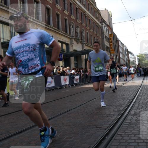 13.09.2026 - 21. swb-Marathon Bremen Strokosch-Dieckow http://msf.ph/oto/10344864 13.09.2026 13:29:28 Ziel 109, 124, 454, 716, 1073, 1173, 1205, 1243, 1581, 1759, 1848, 1861, 2289, 3030, 3320, 3618, 3667, 3908, 4115, 4524, 4575, 4576, 6006, 6127, 6384, 6725, 6930, 7079, 7093, 7384, 7884, 8267, 8481, 8594, 8612, 8771, 8899, 9049, 9534, 9747, 9770, 10013, 13031, 132, 303, 596, 651, 745, 1083, 1365, 1387, 1545, 1823, 2023, 2076, 2301, 2742, 2867, 2957, 3258, 3721, 3796, 3846, 3912, 4541, 5036, 5244, 5599, 6103, 6499, 6690 meine-sportfotos.de