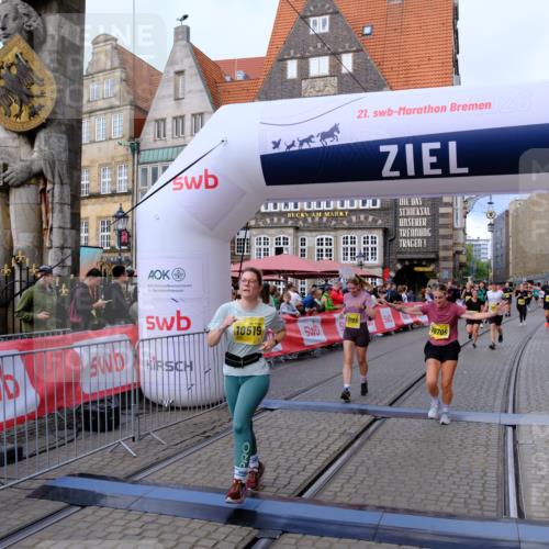 13.09.2026 - 21. swb-Marathon Bremen Tim E. http://msf.ph/oto/10344871 13.09.2026 11:14:59 Ziel 10519, 10557, 10705, 10805, 11097, 11098, 11186, 11288, 11408, 11876, 12191, 12193 meine-sportfotos.de