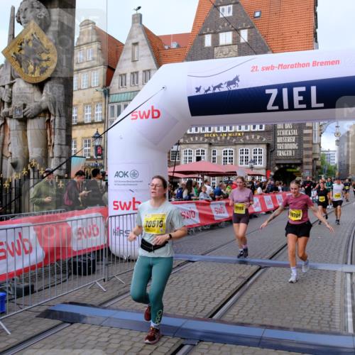 13.09.2026 - 21. swb-Marathon Bremen Tim E. http://msf.ph/oto/10344905 13.09.2026 11:14:59 Ziel 10519, 10557, 10705, 10805, 11097, 11098, 11186, 11288, 11408, 11876, 12191, 12193 meine-sportfotos.de