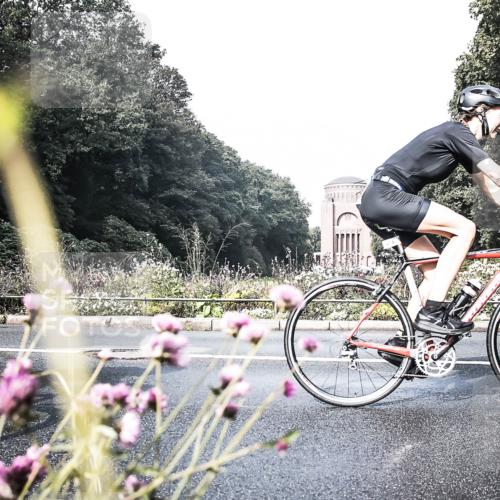 13.09.2026 - Stadtparktriathlon H.Heesch http://msf.ph/oto/10344918 13.09.2026 10:52:37 Radfahren 412, 454, 479, 518, 569, 584 meine-sportfotos.de
