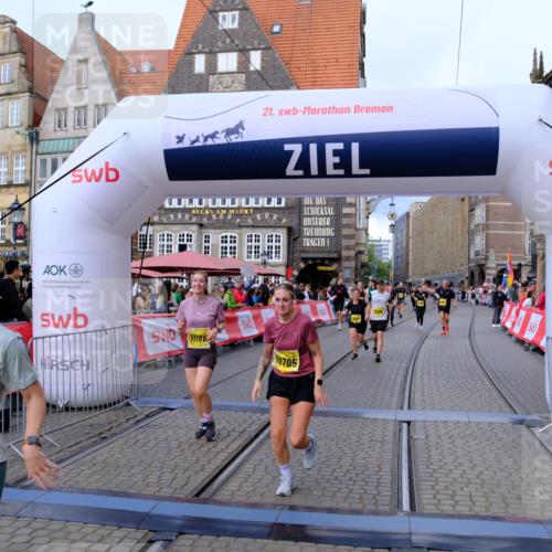 13.09.2026 - 21. swb-Marathon Bremen Tim E. http://msf.ph/oto/10344919 13.09.2026 11:15:00 Ziel 10519, 10557, 10705, 10776, 10805, 11097, 11098, 11186, 11288, 11408, 11876, 12191, 12193 meine-sportfotos.de