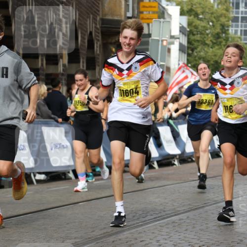 13.09.2026 - 21. swb-Marathon Bremen Strokosch-Dieckow http://msf.ph/oto/10344938 13.09.2026 10:52:40 Ziel 10761, 10958, 11371, 11604, 11605, 11610, 11669, 12319, 13578, 10304, 10339, 10652, 10734, 10827, 11002, 11038, 11386, 11597, 12019, 12338, 12399 meine-sportfotos.de
