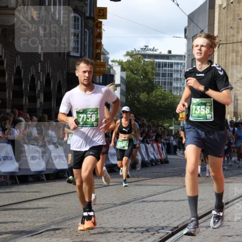 13.09.2026 - 21. swb-Marathon Bremen Strokosch-Dieckow http://msf.ph/oto/10344943 13.09.2026 13:27:45 Ziel 242, 323, 593, 940, 1006, 1373, 1574, 2345, 2668, 3273, 3385, 3496, 3521, 5081, 5220, 5290, 5358, 5616, 6071, 6288, 6306, 7110, 9343, 9760, 10113, 13147, 488, 534, 762, 1343, 1456, 3135, 3480, 3576, 4106, 4133, 4265, 4744, 5462, 6468, 6522, 7042, 8188, 8351, 9067, 9145, 13069, 13198 meine-sportfotos.de