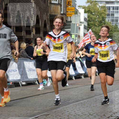 13.09.2026 - 21. swb-Marathon Bremen Strokosch-Dieckow http://msf.ph/oto/10344962 13.09.2026 10:52:40 Ziel 10761, 10958, 11371, 11604, 11605, 11610, 11669, 12319, 13578, 10304, 10339, 10652, 10734, 10827, 11002, 11038, 11386, 11597, 12019, 12338, 12399 meine-sportfotos.de