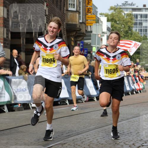 13.09.2026 - 21. swb-Marathon Bremen Strokosch-Dieckow http://msf.ph/oto/10345044 13.09.2026 10:52:40 Ziel 10761, 10958, 11371, 11604, 11605, 11610, 11669, 12319, 13578, 10304, 10339, 10652, 10734, 10827, 11002, 11038, 11386, 11597, 12019, 12338, 12399 meine-sportfotos.de
