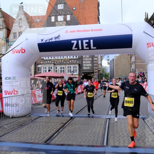 13.09.2026 - 21. swb-Marathon Bremen Tim E. http://msf.ph/oto/10345079 13.09.2026 11:15:06 Ziel 10271, 10519, 10557, 10705, 10752, 10776, 10805, 11085, 11097, 11098, 11186, 11288, 11408, 11645, 11673, 11876, 11974, 12191, 12193 meine-sportfotos.de