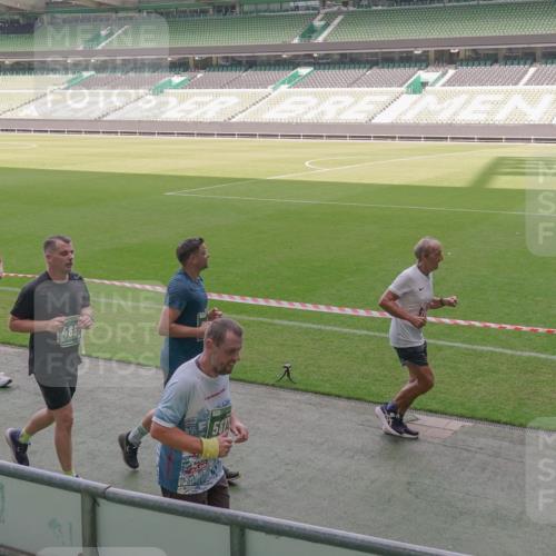 13.09.2026 - 21. swb-Marathon Bremen Michael Burmester http://msf.ph/oto/10345082 13.09.2026 13:31:14 Laufen im Stadion 122, 224, 295, 297, 405, 487, 617, 639, 767, 806, 840, 965, 1114, 1142, 1310, 1314, 1326, 1329, 1529, 1633, 1634, 1775, 1801, 1810, 1811, 1869, 1892, 1904, 1983, 2216, 2242, 2249, 2263, 2344, 2368, 2372, 2449, 2615, 2629, 2637, 2643, 2677, 2719, 2726, 2738, 2869, 2871, 2877, 2918, 2945, 2952, 2994, 3038, 3094, 3101, 3140, 3223, 3227, 3286, 3379, 3401, 3426, 3572, 3644, 3723, 3736, 3873, 3876, 3918, 3929, 3944, 4056, 357 meine-sportfotos.de