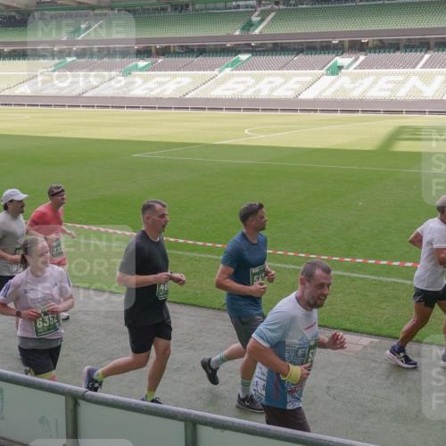 13.09.2026 - 21. swb-Marathon Bremen Michael Burmester http://msf.ph/oto/10345086 13.09.2026 13:31:14 Laufen im Stadion 122, 224, 295, 297, 405, 487, 617, 639, 767, 806, 840, 965, 1114, 1142, 1310, 1314, 1326, 1329, 1529, 1633, 1634, 1775, 1801, 1810, 1811, 1869, 1892, 1904, 1983, 2216, 2242, 2249, 2263, 2344, 2368, 2372, 2449, 2615, 2629, 2637, 2643, 2677, 2719, 2726, 2738, 2869, 2871, 2877, 2918, 2945, 2952, 2994, 3038, 3094, 3101, 3140, 3223, 3227, 3286, 3379, 3401, 3426, 3572, 3644, 3723, 3736, 3873, 3876, 3918, 3929, 3944, 4056, 357 meine-sportfotos.de