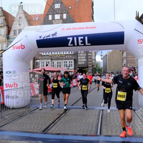 13.09.2026 - 21. swb-Marathon Bremen Tim E. http://msf.ph/oto/10345089 13.09.2026 11:15:06 Ziel 10271, 10519, 10557, 10705, 10752, 10776, 10805, 11085, 11097, 11098, 11186, 11288, 11408, 11645, 11673, 11876, 11974, 12191, 12193 meine-sportfotos.de