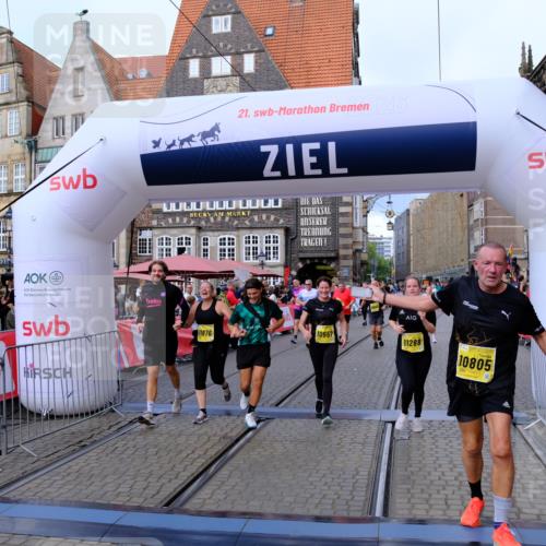 13.09.2026 - 21. swb-Marathon Bremen Tim E. http://msf.ph/oto/10345101 13.09.2026 11:15:06 Ziel 10271, 10519, 10557, 10705, 10752, 10776, 10805, 11085, 11097, 11098, 11186, 11288, 11408, 11645, 11673, 11876, 11974, 12191, 12193 meine-sportfotos.de
