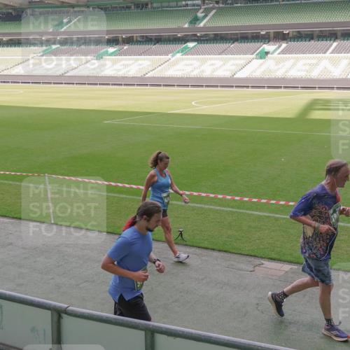 13.09.2026 - 21. swb-Marathon Bremen Michael Burmester http://msf.ph/oto/10345107 13.09.2026 13:31:17 Laufen im Stadion 122, 224, 295, 297, 386, 405, 487, 617, 639, 767, 806, 840, 965, 1114, 1142, 1310, 1314, 1326, 1329, 1529, 1633, 1634, 1775, 1801, 1810, 1811, 1869, 1892, 1904, 1983, 2216, 2242, 2249, 2253, 2344, 2368, 2372, 2449, 2615, 2629, 2637, 2643, 2677, 2719, 2726, 2738, 2869, 2871, 2877, 2918, 2945, 2952, 2994, 3038, 3094, 3101, 3140, 3223, 3227, 3379, 3401, 3426, 3572, 3644, 3723, 3736, 3873, 3876, 3918, 3929, 3944, 4056, 357 meine-sportfotos.de