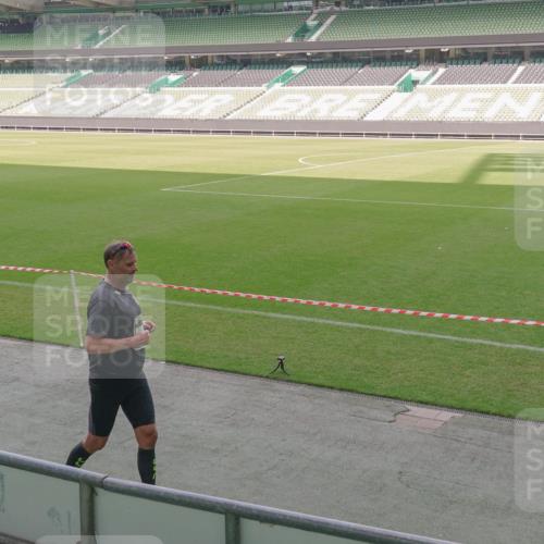 13.09.2026 - 21. swb-Marathon Bremen Michael Burmester http://msf.ph/oto/10345114 13.09.2026 13:31:22 Laufen im Stadion 122, 224, 295, 297, 386, 405, 487, 617, 639, 806, 840, 965, 1114, 1142, 1310, 1314, 1326, 1329, 1427, 1529, 1775, 1801, 1810, 1811, 1869, 1892, 1897, 1904, 1983, 2216, 2242, 2249, 2253, 2344, 2368, 2372, 2615, 2629, 2637, 2643, 2677, 2719, 2726, 2869, 2871, 2877, 2918, 2945, 2952, 2994, 3038, 3094, 3101, 3140, 3223, 3227, 3379, 3401, 3426, 3572, 3644, 3723, 3736, 3746, 3873, 3876, 3918, 3929, 3944, 4056, 357 meine-sportfotos.de