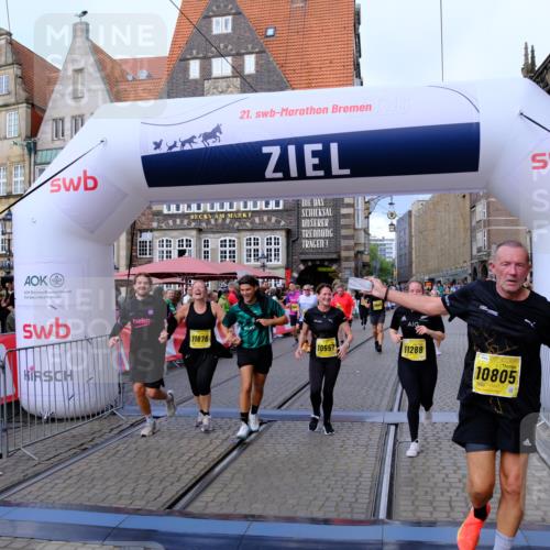 13.09.2026 - 21. swb-Marathon Bremen Tim E. http://msf.ph/oto/10345123 13.09.2026 11:15:07 Ziel 10271, 10519, 10557, 10605, 10705, 10752, 10776, 10805, 11085, 11097, 11098, 11186, 11288, 11645, 11673, 11876, 11974, 12191, 12193 meine-sportfotos.de