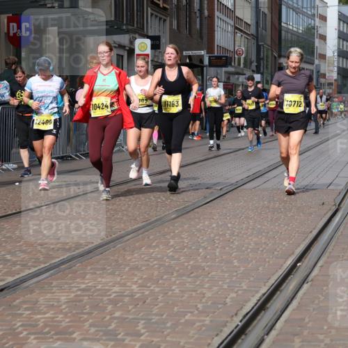 13.09.2026 - 21. swb-Marathon Bremen Strokosch-Dieckow http://msf.ph/oto/10345127 13.09.2026 11:09:23 Ziel 10234, 10386, 10417, 10424, 10645, 10696, 10712, 10737, 10785, 10990, 10991, 11192, 11383, 11437, 11937, 12409, 12449, 12474, 12532, 10314, 10321, 10556, 10570, 10630, 10664, 10686, 10694, 10769, 10823, 10981, 10983, 11091, 11138, 11225, 11304, 11578, 11764, 11882, 11883, 11914, 11915, 11987, 11995, 12155, 12192, 12322, 12337, 12491, 12554, 13607 meine-sportfotos.de