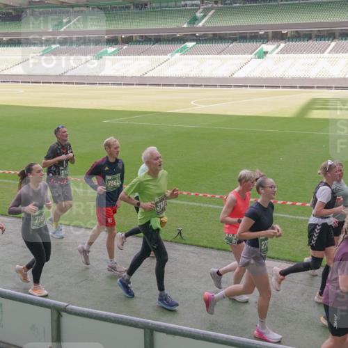 13.09.2026 - 21. swb-Marathon Bremen Michael Burmester http://msf.ph/oto/10345138 13.09.2026 13:31:26 Laufen im Stadion 122, 224, 295, 297, 344, 386, 405, 487, 617, 639, 806, 840, 965, 1114, 1142, 1310, 1314, 1326, 1329, 1427, 1529, 1775, 1801, 1810, 1811, 1869, 1892, 1897, 1904, 1983, 2216, 2242, 2249, 2253, 2270, 2344, 2368, 2372, 2615, 2629, 2637, 2643, 2677, 2719, 2726, 2869, 2871, 2877, 2918, 2945, 2952, 2994, 3038, 3094, 3101, 3140, 3223, 3227, 3379, 3401, 3426, 3572, 3644, 3723, 3736, 3746, 3873, 3876, 3918, 3944, 357 meine-sportfotos.de