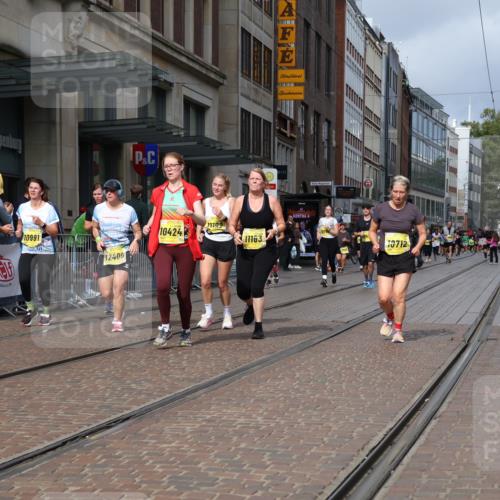13.09.2026 - 21. swb-Marathon Bremen Strokosch-Dieckow http://msf.ph/oto/10345156 13.09.2026 11:09:24 Ziel 10234, 10386, 10417, 10424, 10645, 10696, 10712, 10737, 10785, 10990, 10991, 11192, 11383, 11437, 11937, 12409, 12449, 12474, 12532, 10314, 10321, 10556, 10570, 10630, 10664, 10686, 10694, 10769, 10823, 10981, 10983, 11091, 11138, 11225, 11304, 11578, 11764, 11882, 11883, 11914, 11915, 11987, 11995, 12155, 12322, 12337, 12491, 12532, 12554, 13607 meine-sportfotos.de