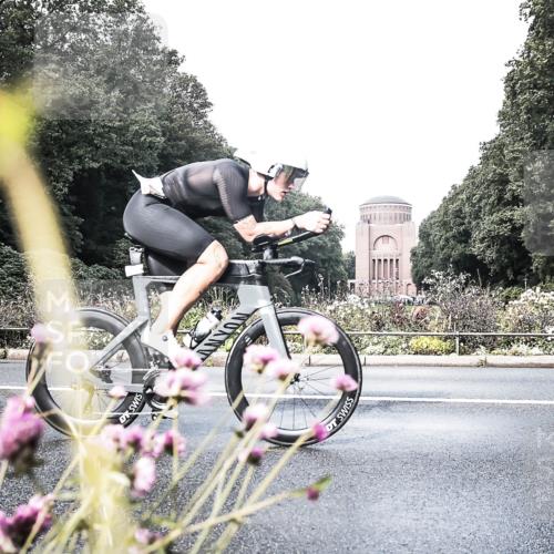13.09.2026 - Stadtparktriathlon H.Heesch http://msf.ph/oto/10345175 13.09.2026 10:54:01 Radfahren 385, 489, 519 meine-sportfotos.de