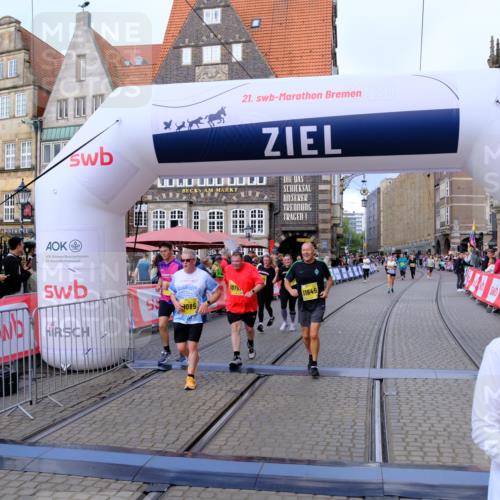 13.09.2026 - 21. swb-Marathon Bremen Tim E. http://msf.ph/oto/10345179 13.09.2026 11:15:10 Ziel 10271, 10519, 10557, 10605, 10705, 10752, 10776, 10805, 11085, 11097, 11098, 11186, 11288, 11645, 11673, 11876, 11974, 12191, 12193, 12333 meine-sportfotos.de