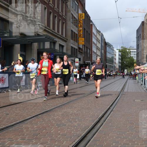 13.09.2026 - 21. swb-Marathon Bremen Strokosch-Dieckow http://msf.ph/oto/10345188 13.09.2026 11:09:25 Ziel 10234, 10386, 10417, 10424, 10645, 10696, 10712, 10737, 10785, 10990, 10991, 11192, 11383, 11437, 11441, 11937, 12409, 12449, 12474, 10314, 10321, 10556, 10570, 10630, 10664, 10686, 10694, 10769, 10823, 10981, 10983, 11091, 11138, 11225, 11304, 11578, 11764, 11882, 11883, 11914, 11915, 11987, 11995, 12155, 12322, 12337, 12491, 12532, 13607 meine-sportfotos.de