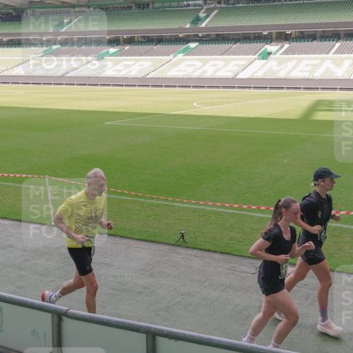 13.09.2026 - 21. swb-Marathon Bremen Michael Burmester http://msf.ph/oto/10345193 13.09.2026 13:31:34 Laufen im Stadion 122, 224, 295, 297, 344, 386, 487, 617, 639, 806, 840, 965, 1114, 1133, 1142, 1310, 1314, 1326, 1329, 1427, 1529, 1775, 1801, 1810, 1811, 1869, 1892, 1897, 1904, 2216, 2242, 2249, 2253, 2270, 2274, 2344, 2368, 2372, 2523, 2556, 2615, 2629, 2637, 2643, 2677, 2719, 2726, 2869, 2871, 2877, 2918, 2945, 2952, 2994, 3038, 3094, 3101, 3140, 3223, 3227, 3350, 3379, 3401, 3426, 3572, 3644, 3723, 3736, 3746, 3873, 3876, 3918, 3944, 357 meine-sportfotos.de