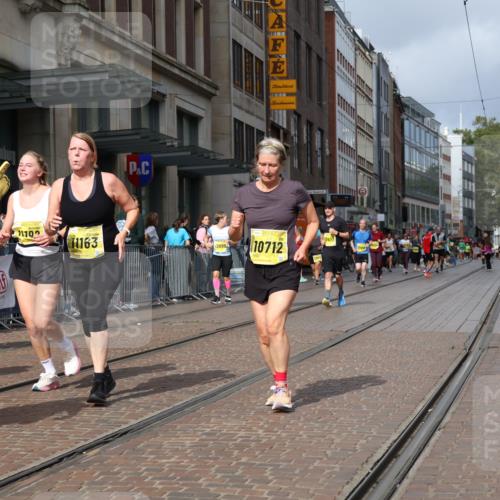 13.09.2026 - 21. swb-Marathon Bremen Strokosch-Dieckow http://msf.ph/oto/10345218 13.09.2026 11:09:26 Ziel 10234, 10386, 10417, 10424, 10435, 10645, 10696, 10712, 10737, 10785, 10990, 10991, 11192, 11383, 11437, 11441, 11937, 12409, 12449, 12474, 10314, 10321, 10556, 10570, 10664, 10686, 10694, 10769, 10823, 10981, 10983, 11091, 11138, 11225, 11304, 11578, 11764, 11882, 11883, 11914, 11915, 11987, 11995, 12155, 12322, 12337, 12474, 12491, 12532, 13607 meine-sportfotos.de