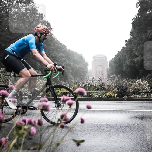 13.09.2026 - Stadtparktriathlon H.Heesch http://msf.ph/oto/10345229 13.09.2026 09:22:40 Radfahren 104, 118, 128, 147, 151 meine-sportfotos.de