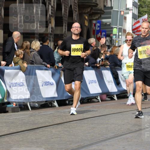 13.09.2026 - 21. swb-Marathon Bremen Strokosch-Dieckow http://msf.ph/oto/10345231 13.09.2026 10:52:46 Ziel 10761, 10812, 10958, 11350, 11604, 11605, 11610, 11669, 12319, 12361, 12439, 12533, 10304, 10714, 10734, 10863, 11038, 11238, 11386, 11575, 11766, 12019, 12369 meine-sportfotos.de