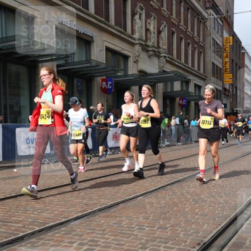 13.09.2026 - 21. swb-Marathon Bremen Strokosch-Dieckow http://msf.ph/oto/10345236 13.09.2026 11:09:26 Ziel 10234, 10386, 10417, 10424, 10435, 10645, 10696, 10712, 10737, 10785, 10990, 10991, 11192, 11383, 11437, 11441, 11937, 12409, 12449, 12474, 10314, 10321, 10556, 10570, 10664, 10686, 10694, 10769, 10823, 10981, 10983, 11091, 11138, 11225, 11304, 11578, 11764, 11882, 11883, 11914, 11915, 11987, 11995, 12155, 12322, 12337, 12474, 12491, 12532, 13607 meine-sportfotos.de
